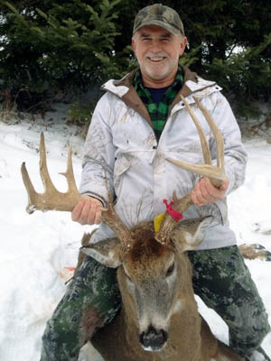 2013: Pete Bruno of the Horn Hunters, 11-pointer, 160-pounds, Essex County